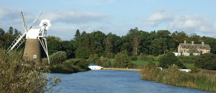 Picture of the Norfolk Broads to represent children's activities and services in Norfolk